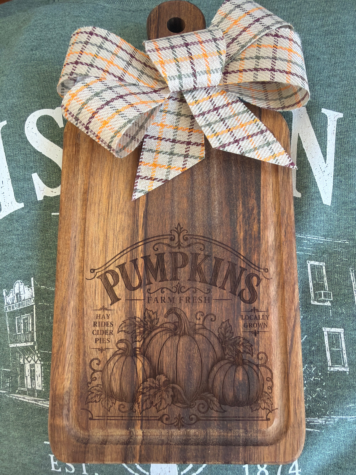Ambrosine pumpkin cutting board